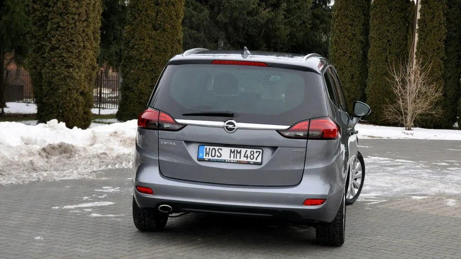 OPEL Zafira -