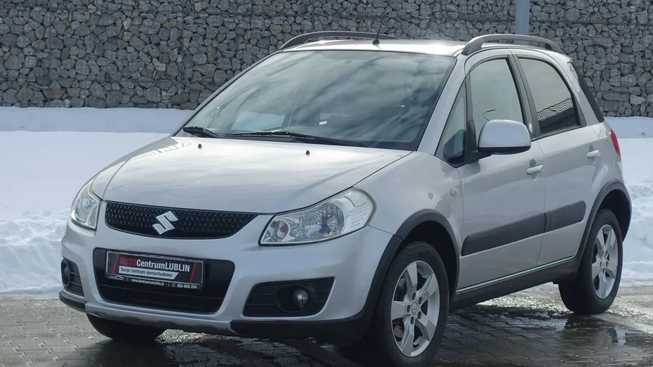SUZUKI SX4 -