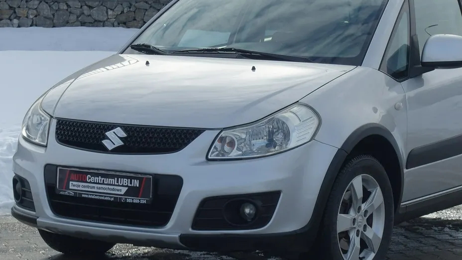 SUZUKI SX4 -
