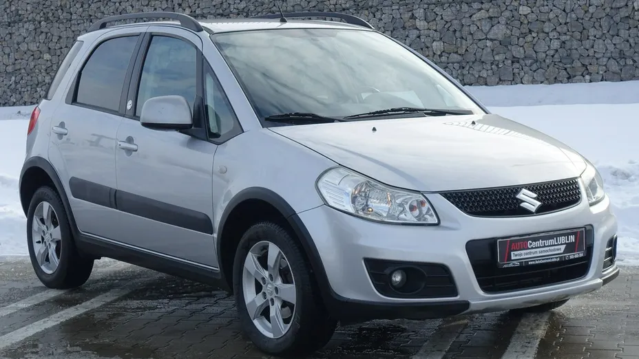 SUZUKI SX4 -