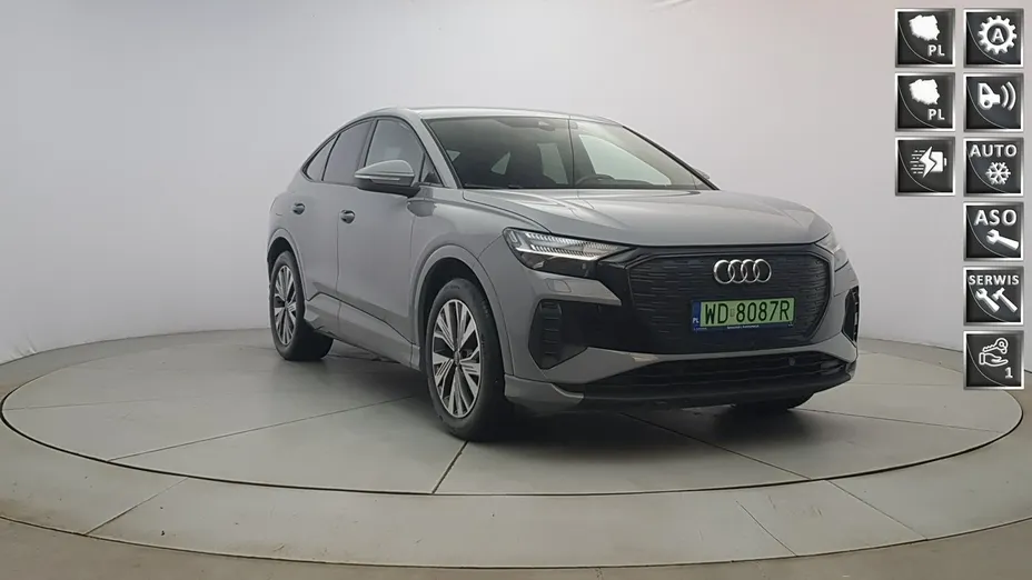 AUDI Q4 e-tron -