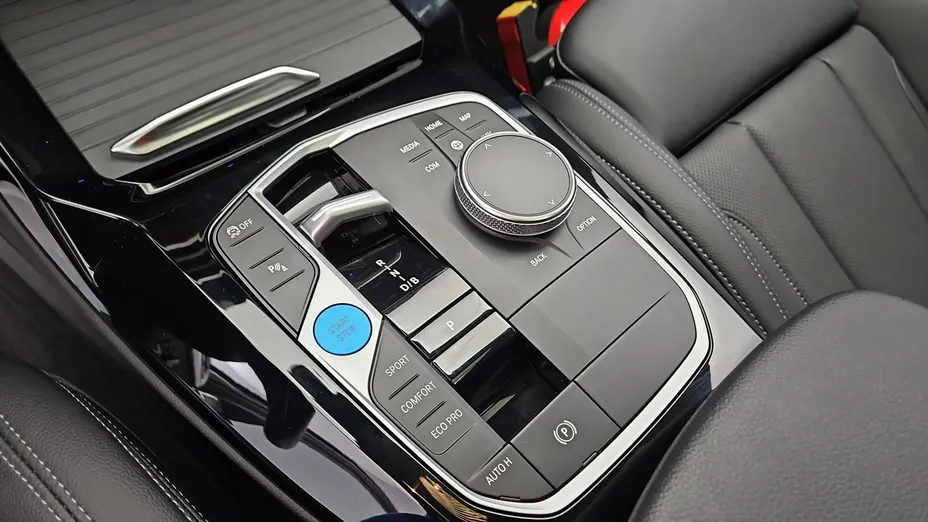 BMW iX3 -