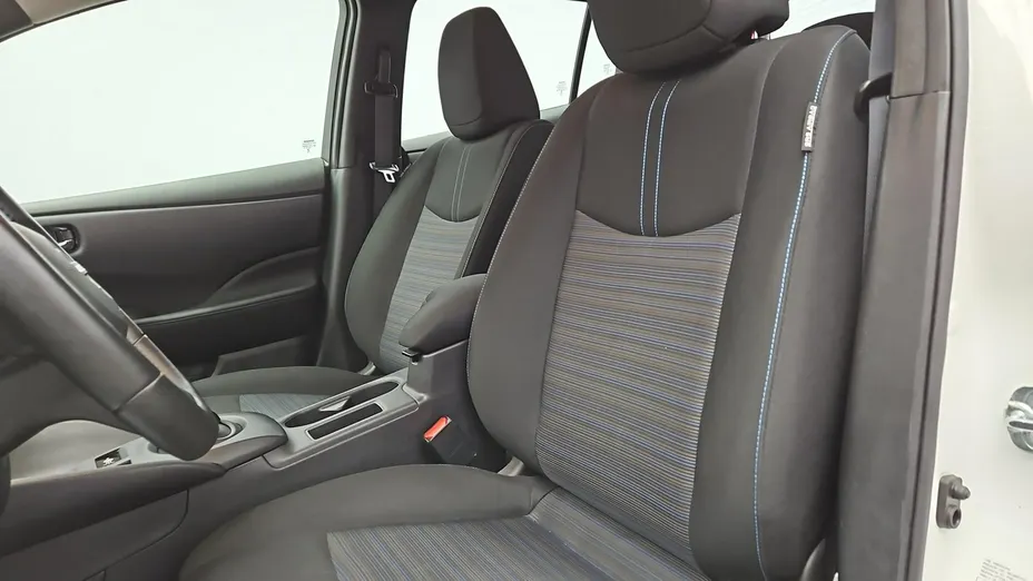 NISSAN Leaf -