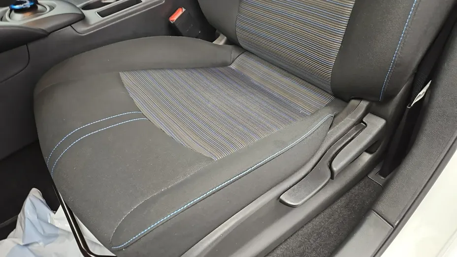 NISSAN Leaf -