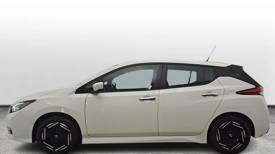 NISSAN Leaf -