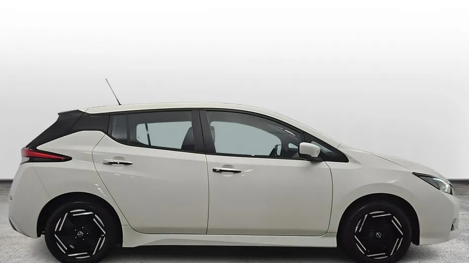 NISSAN Leaf -