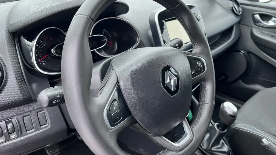 RENAULT Clio -