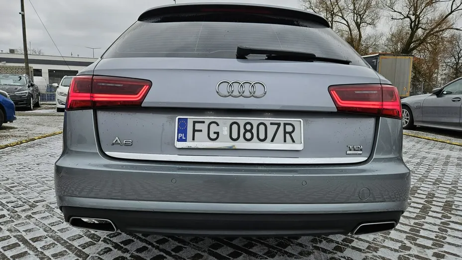 AUDI A6 -
