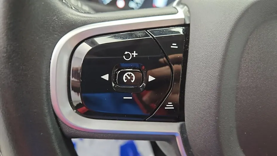 VOLVO XC90 -
