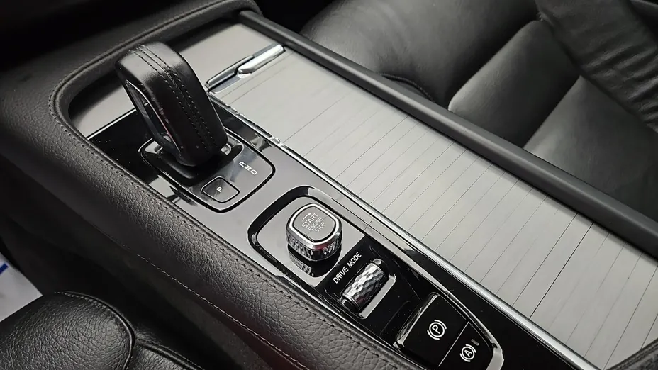 VOLVO XC90 -