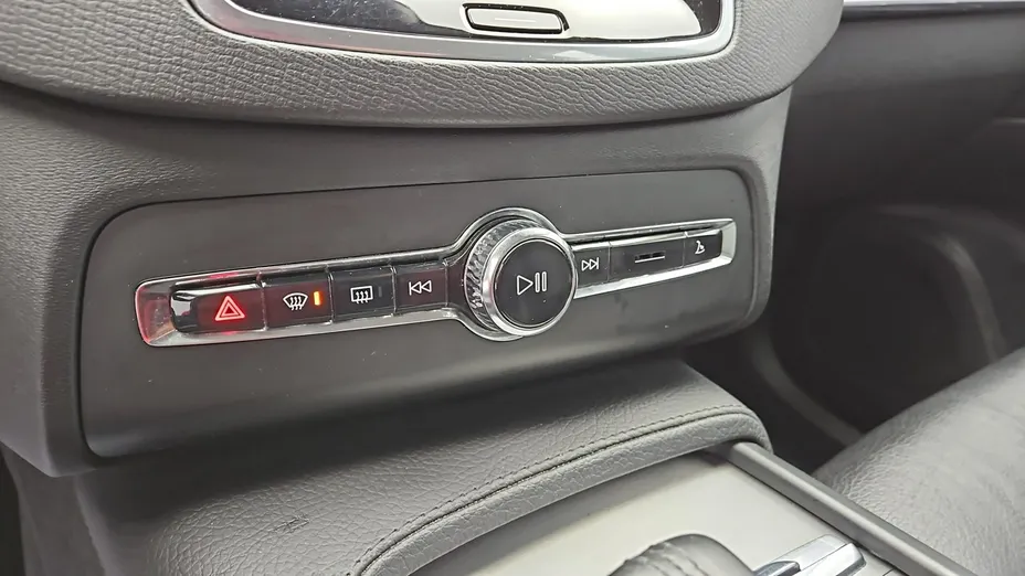 VOLVO XC90 -
