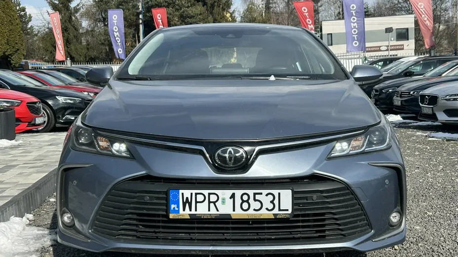 TOYOTA Corolla -