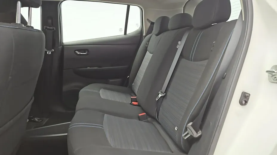 NISSAN Leaf -