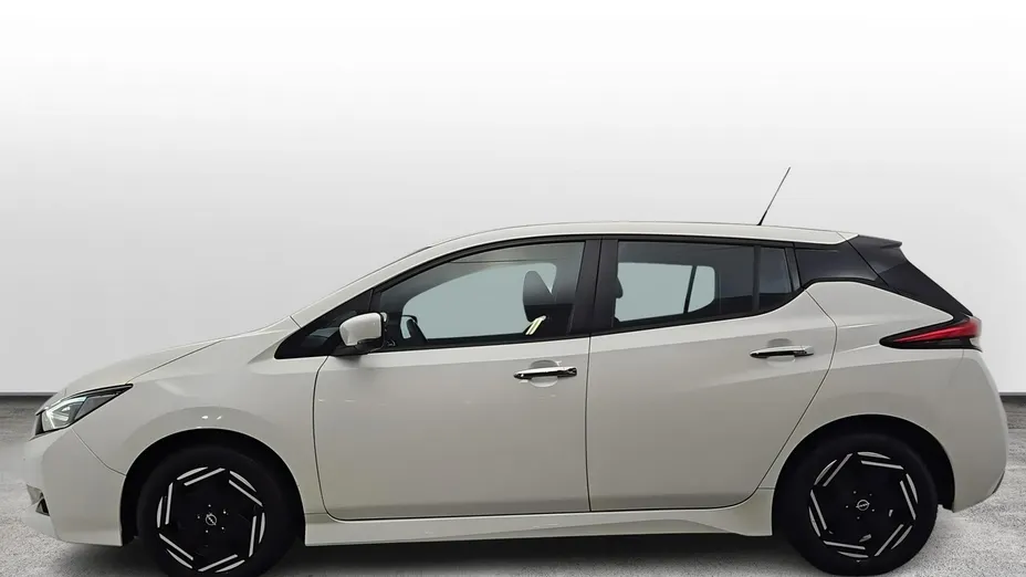 NISSAN Leaf -