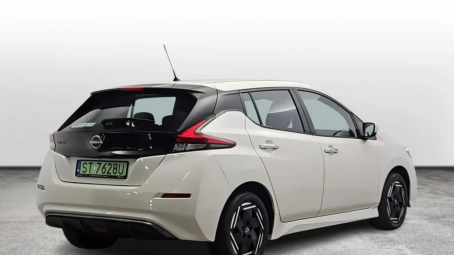 NISSAN Leaf -