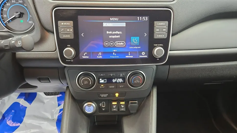 NISSAN Leaf -