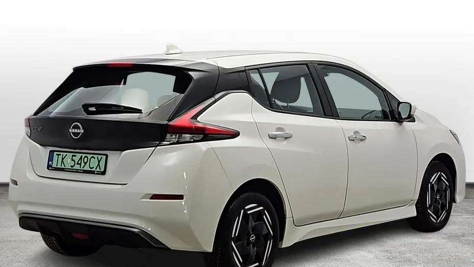 NISSAN Leaf -