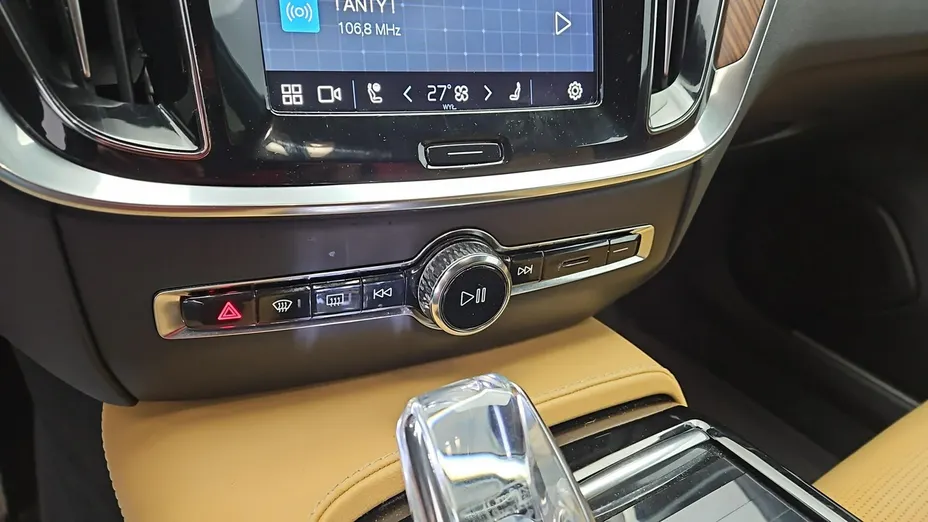 VOLVO V60 -
