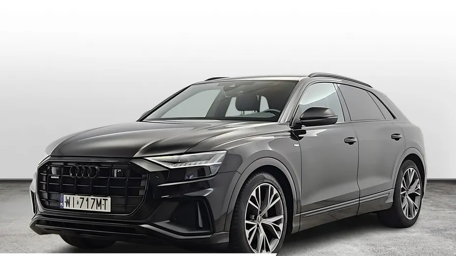 AUDI Q8 -
