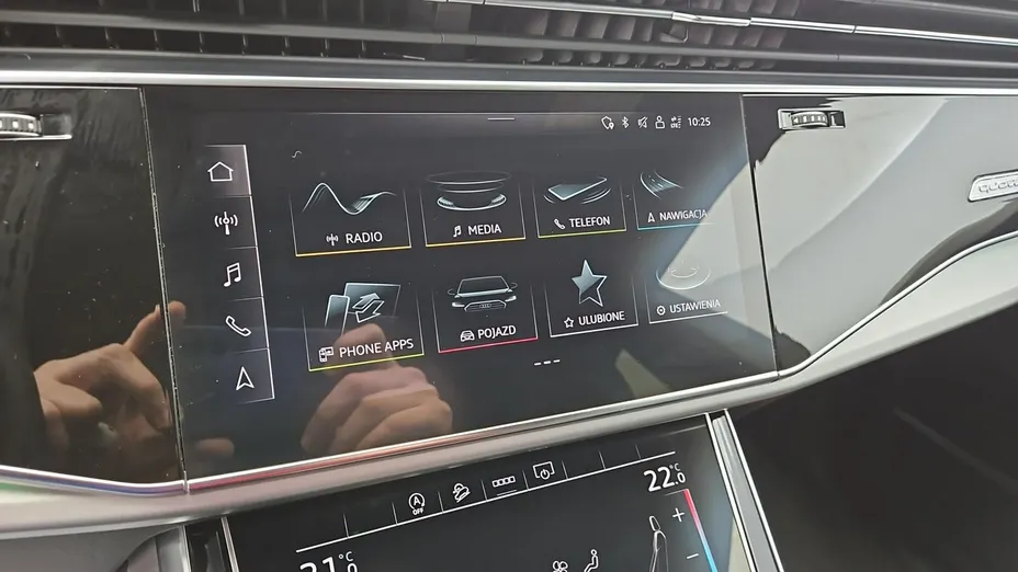AUDI Q8 -