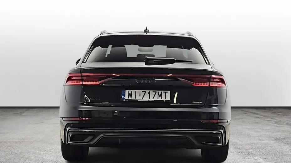 AUDI Q8 -