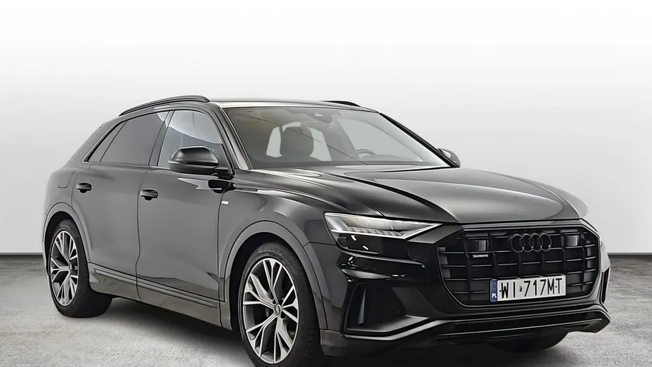 AUDI Q8 -
