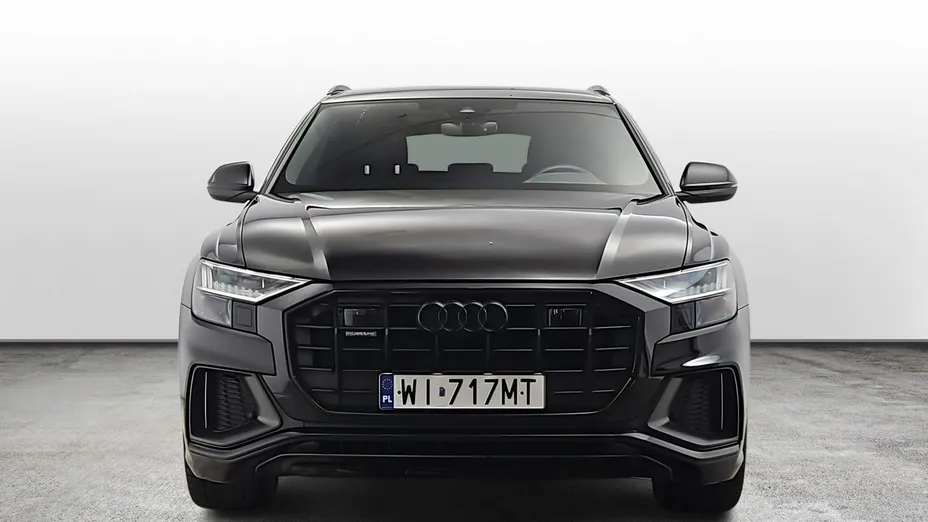 AUDI Q8 -