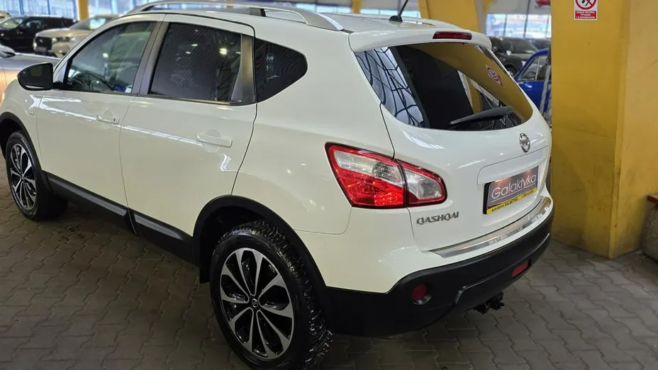 NISSAN Qashqai -