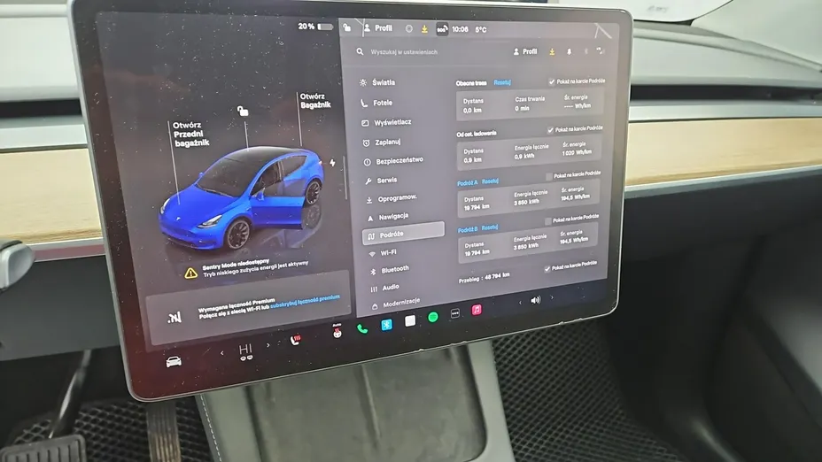 TESLA Model Y -