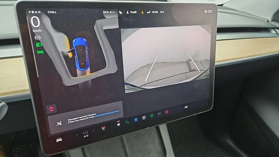 TESLA Model Y -