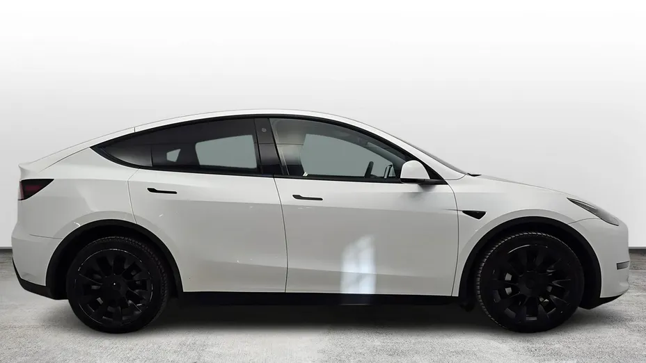 TESLA Model Y -
