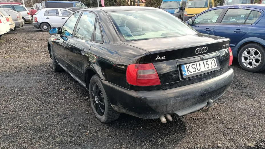AUDI A4 -