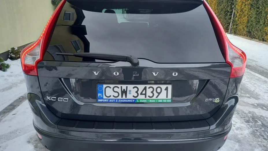 VOLVO XC60 -