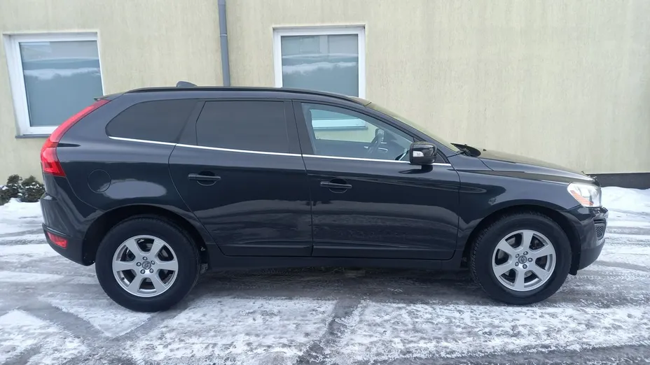 VOLVO XC60 -