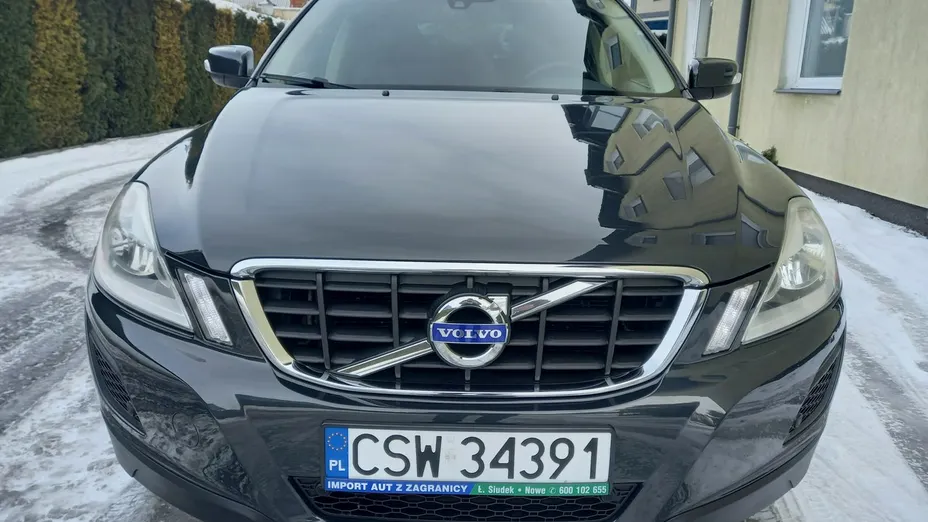 VOLVO XC60 -