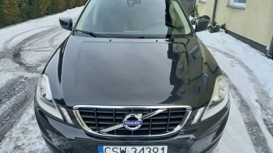 VOLVO XC60 -