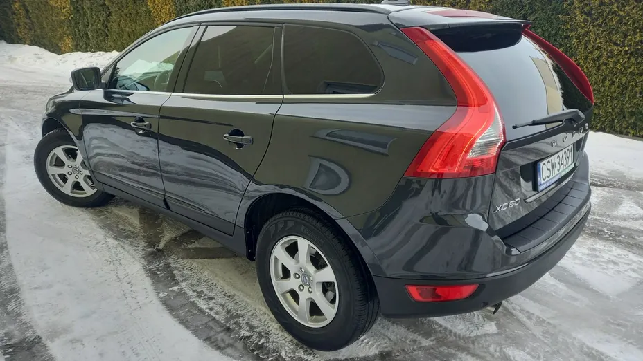 VOLVO XC60 -