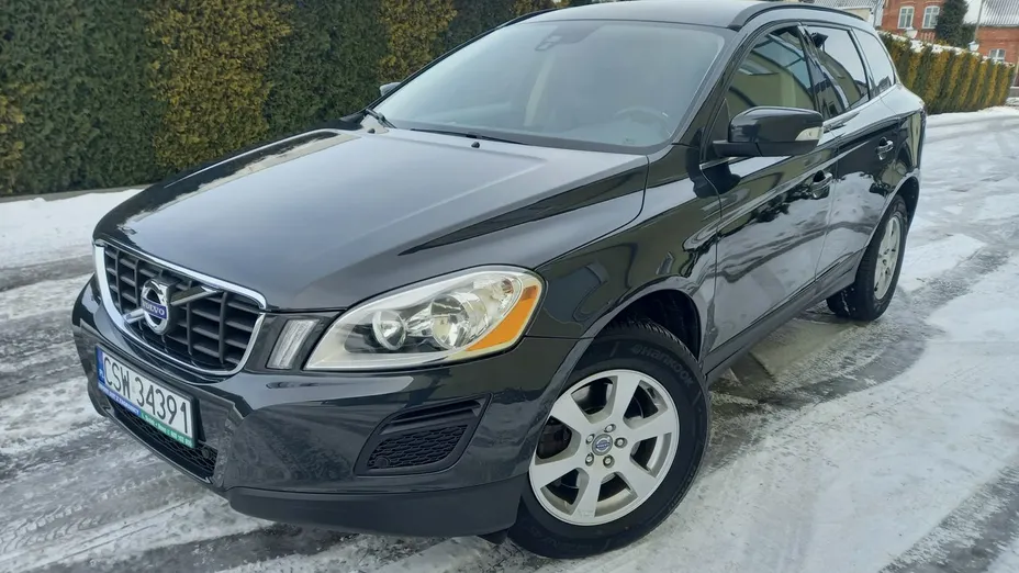 VOLVO XC60 -