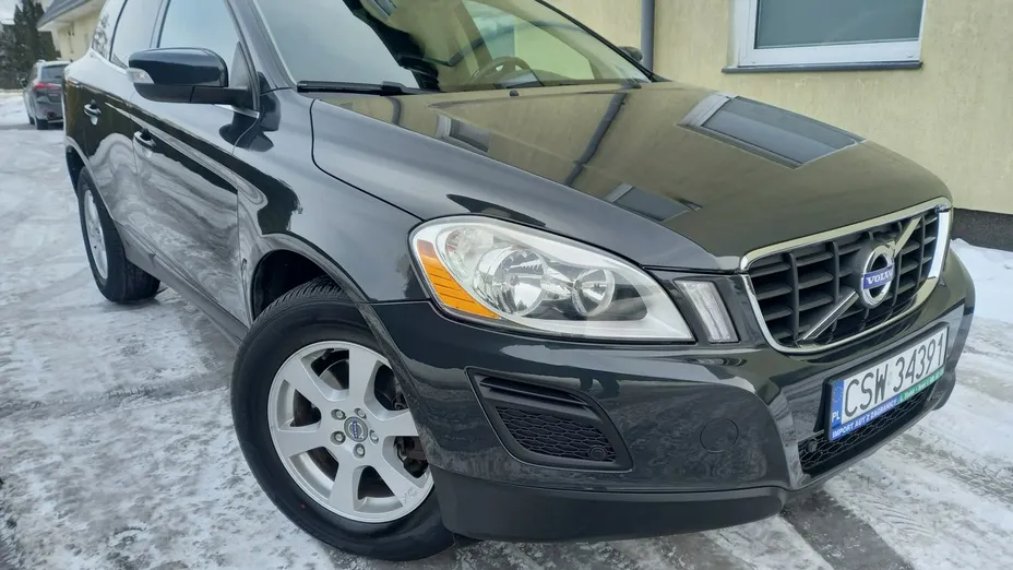 VOLVO XC60 -