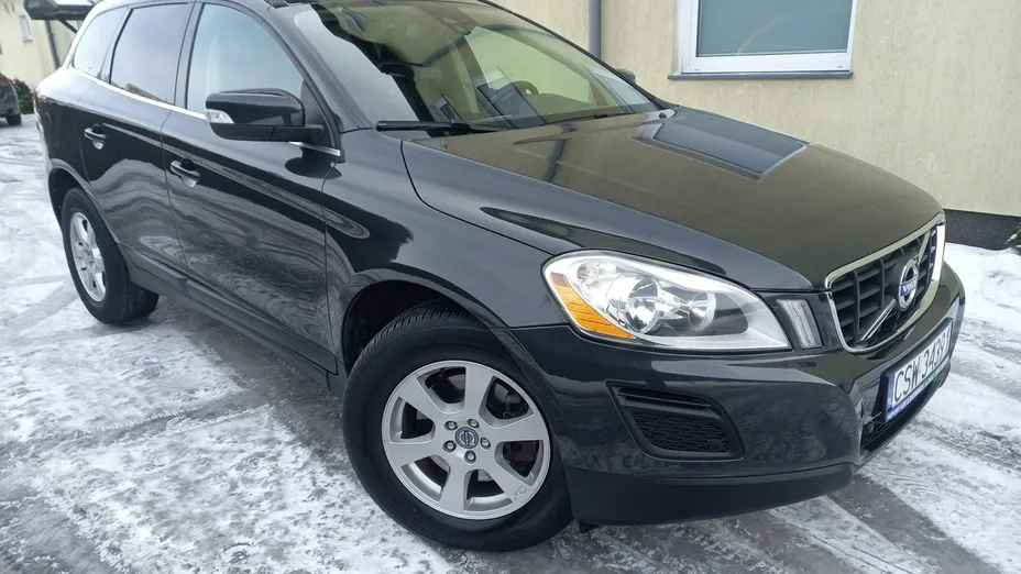 VOLVO XC60 -