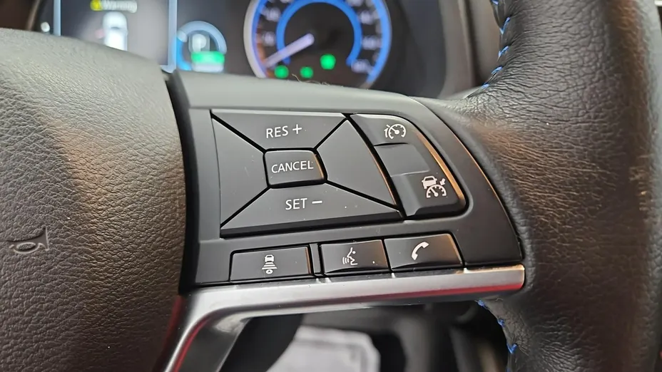 NISSAN Leaf -
