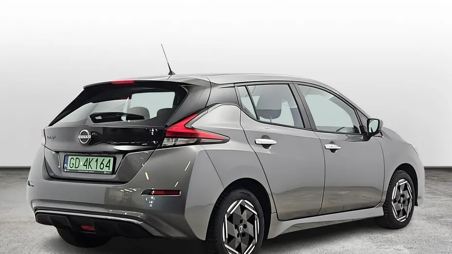 NISSAN Leaf -