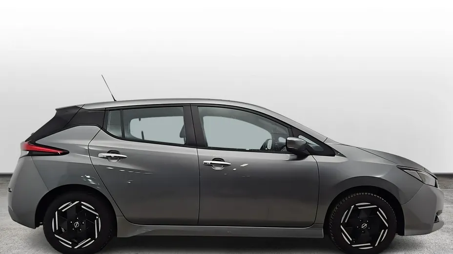 NISSAN Leaf -