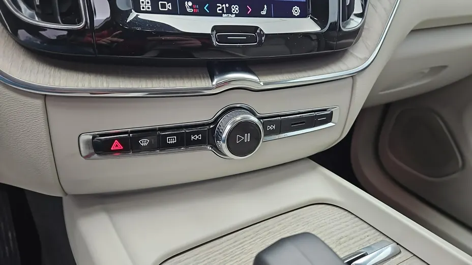 VOLVO XC60 -