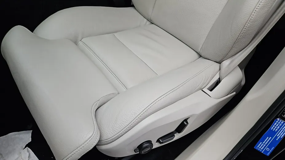 VOLVO XC60 -