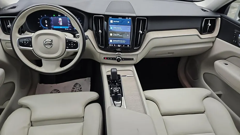 VOLVO XC60 -