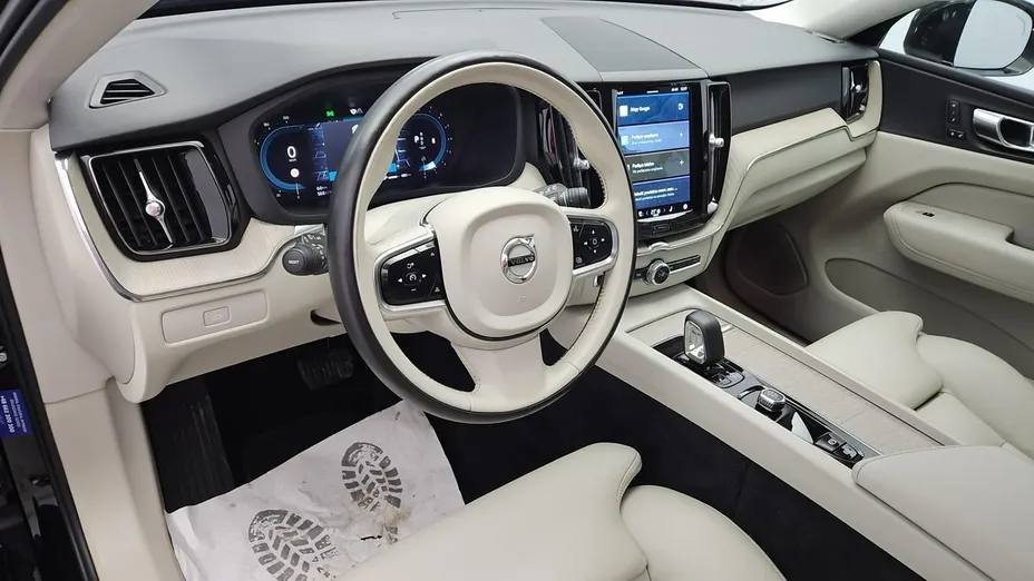 VOLVO XC60 -