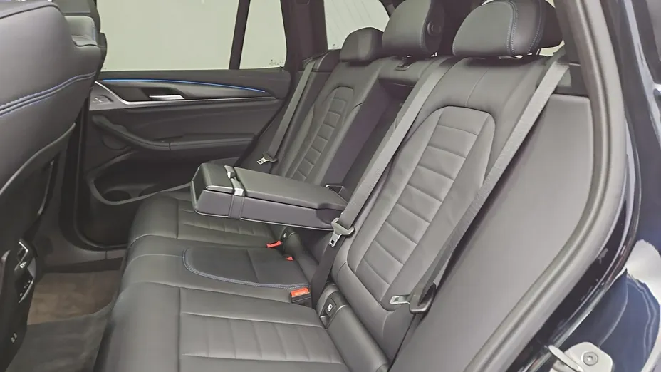 BMW iX3 -