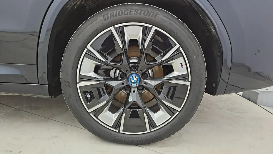 BMW iX3 -