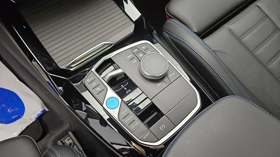 BMW iX3 -